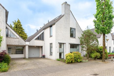 Barnsteen 8 hoofdfoto