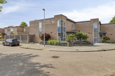 Roodkapje 25 hoofdfoto